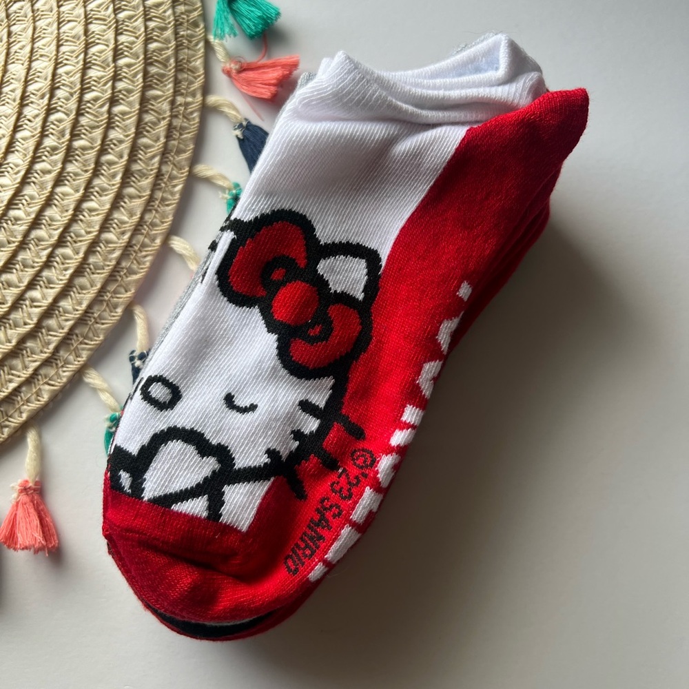 Sanrio Hello Kitty No Socks 5 Pair Multi Color NWT